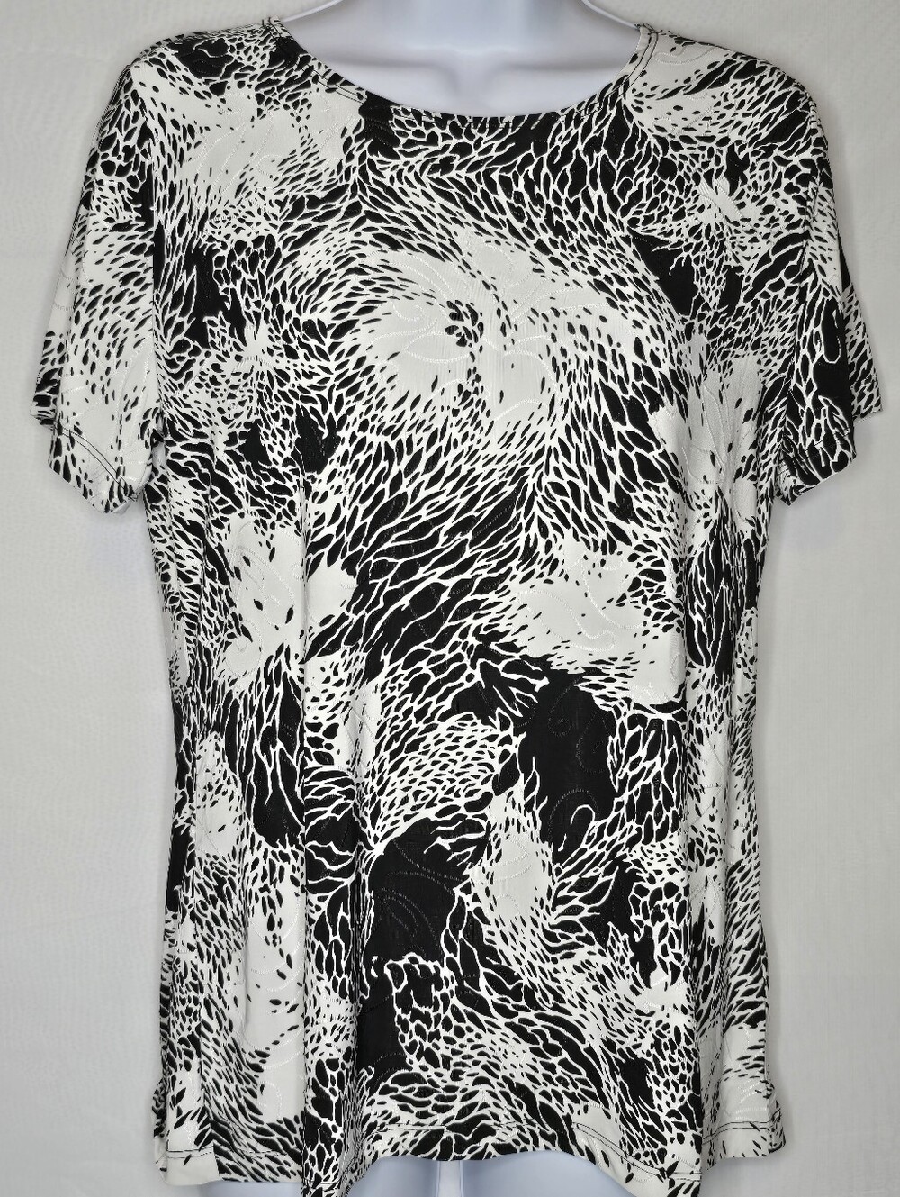 JM Collection Black White Abstract Animal Print Short Sleeve Top